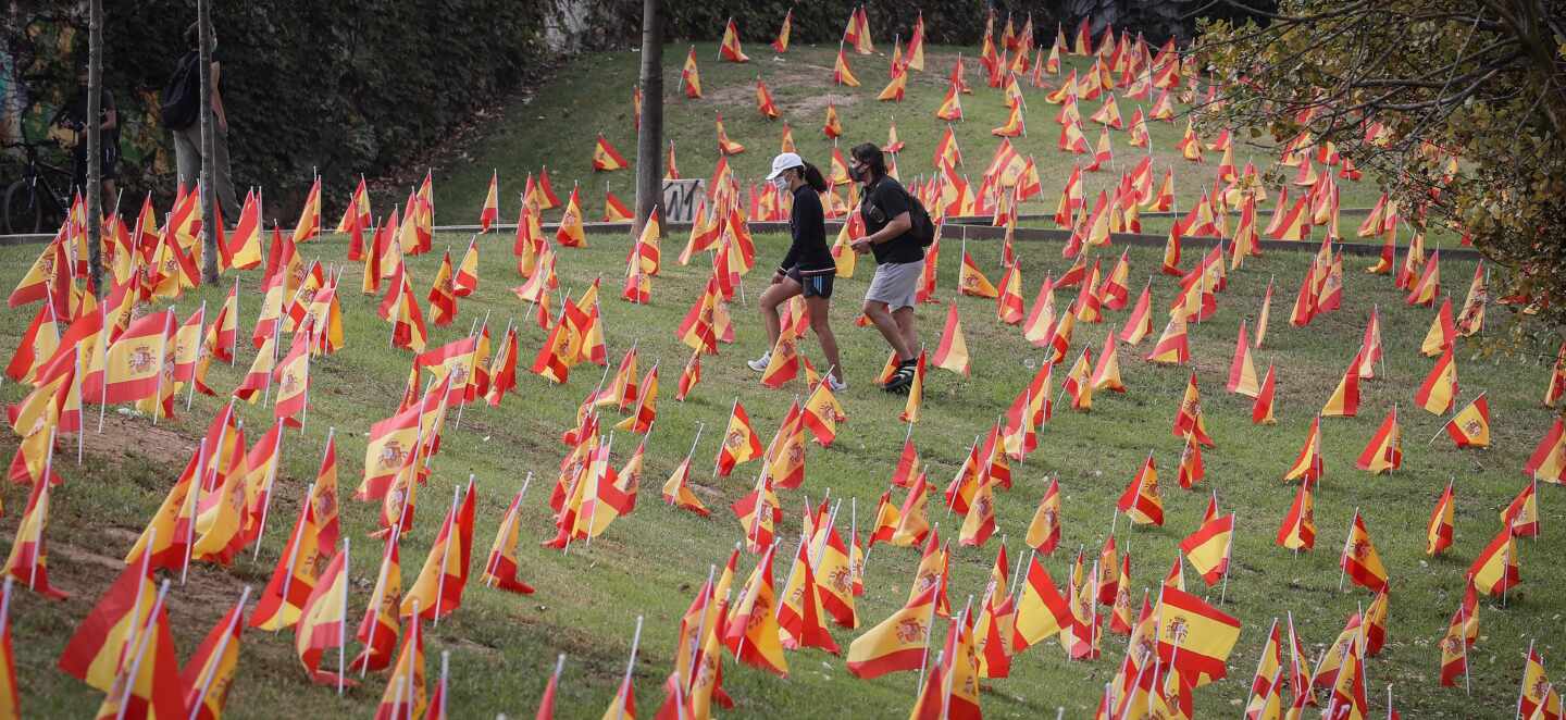 53.000 banderas de España junto al Guadalquivir por las víctimas del coronavirus