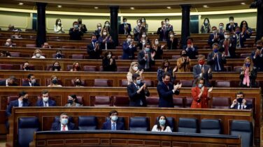 El cambio de rumbo de Casado descoloca a Ciudadanos y aísla a Vox