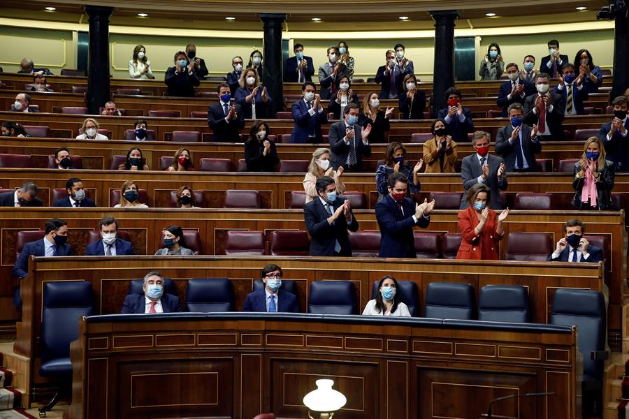 El cambio de rumbo de Casado descoloca a Ciudadanos y aísla a Vox