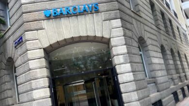 El regulador británico convoca a los grandes bancos del país para instarles a remunerar el ahorro