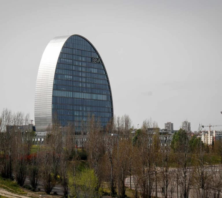 BBVA pierde más de un 4% en bolsa tras anunciar una OPA sobre su filial turca Garanti