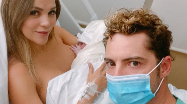 Davis Bisbal y Rosana Zanetti con su hija Bianca.