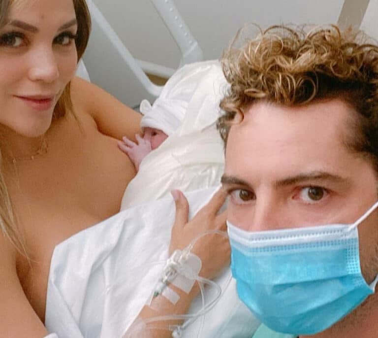 David Bisbal y Rosanna Zanetti dan la bienvenida a su hija Bianca