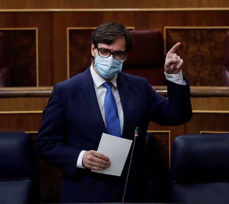 Illa admite críticas por estar en el acto: "La mejor distancia es no estar"