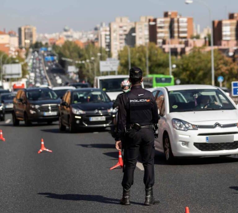 La DGT no registra retenciones de importancia en las salidas de Madrid
