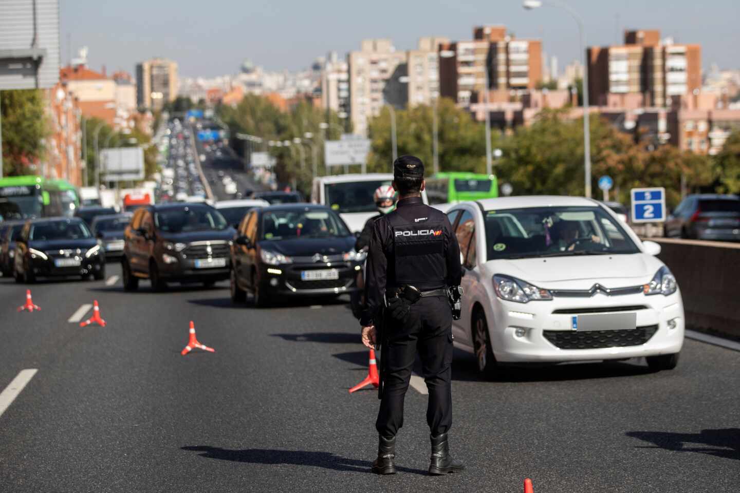 Resticciones de movilidad tras decretarse el estado de alarma en Madrid.