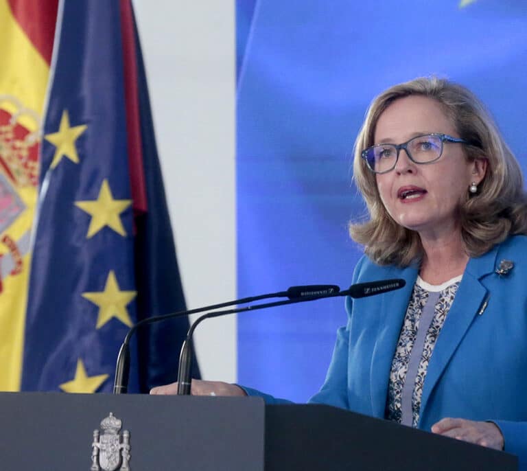 Calviño avanza una reducción de emisiones de deuda en 15.000 millones en 2020