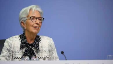 Lagarde (BCE) abre la posibilidad de que la primera subida de tipos sea en julio