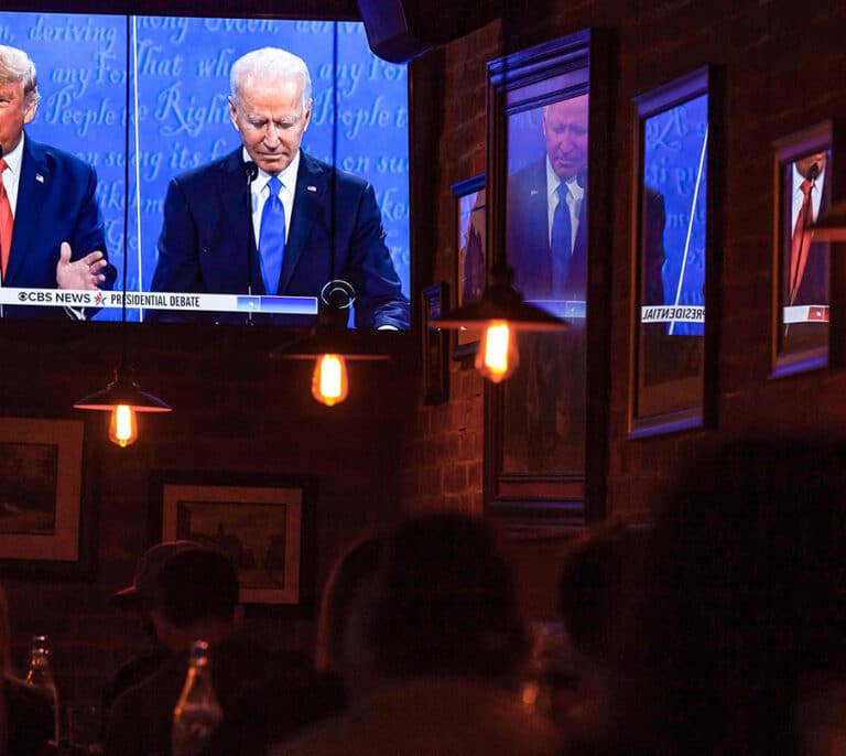 Biden aventaja a Trump en las encuestas pero el presidente no tira la toalla