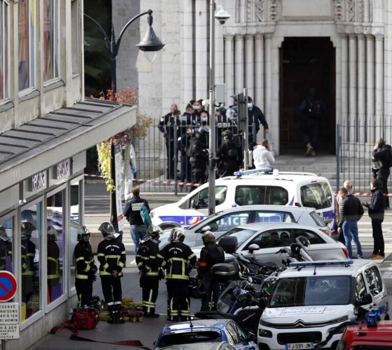 Terror contra Francia: tres muertos en Niza, una mujer decapitada y ataques en Avignon y Arabia Saudí