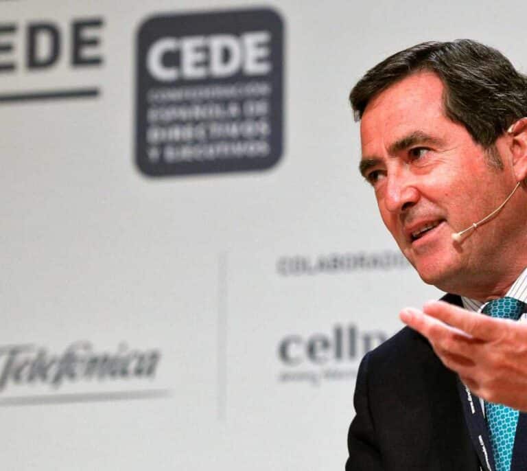 CEOE pide a los políticos "que trabajen por el país" y que los PGE "solo duren un año"