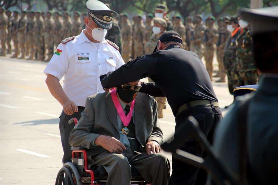 Homenaje en Bolivia a los militares que capturaron al Che Guevara.