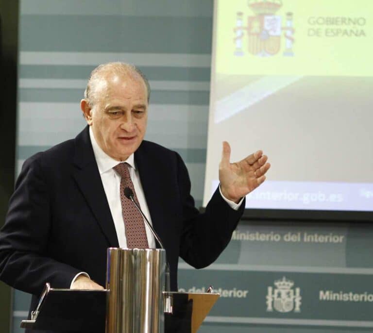 El exministro Fernández Díaz recurre los 120.000 euros que el juez le ha impuesto para el juicio de 'Kitchen'