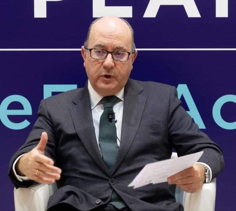 Roldán (AEB) considera que ya hay autoridades para la defensa del cliente financiero