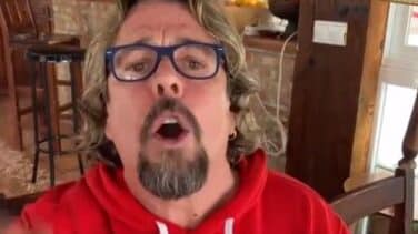El cómico Juan Muñoz carga contra el cierre del ocio nocturno: "Prefiero morirme de Covid que de asco"