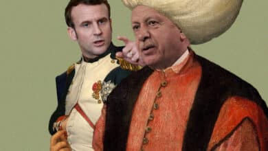 Choque geopolítico de titanes: el sultán Erdogan versus el emperador Macron