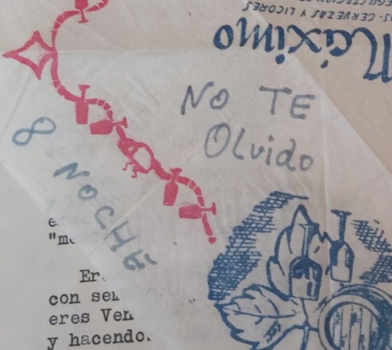La historia de amor que conmueve a Twitter: "Mi abuelo le mandaba servilletas de cada bar a mi abuela"