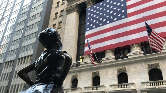 Estatua de 'La niña sin miedo' frente a Wall Street.