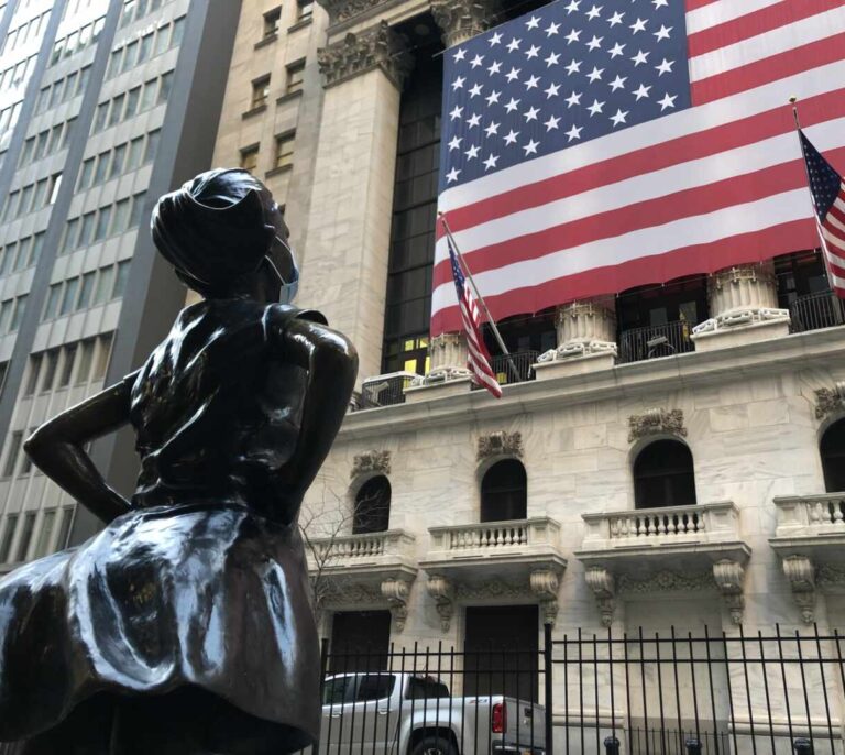 Los millenials cuadruplican su inversión en Wall Street y apuestan por Apple y Netflix