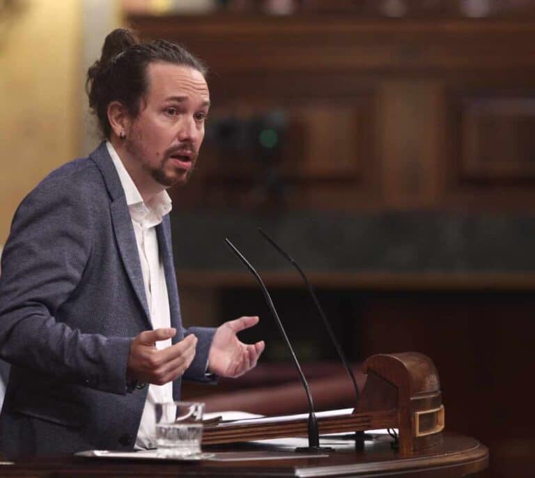 Iglesias en el sermón o en la silla de Emmanuelle