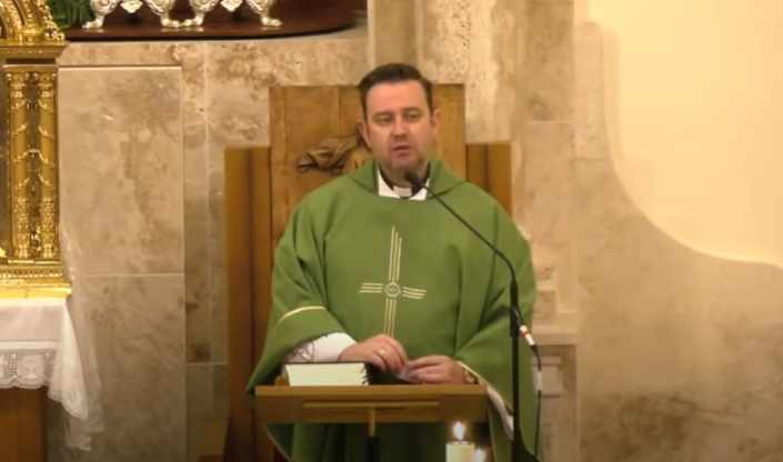 La polémica bronca del cura de Valdepeñas a los feligreses