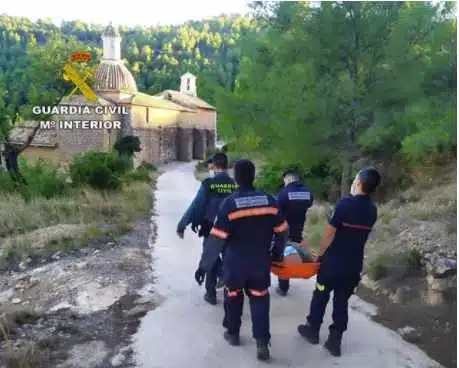 Rescatan a un anciano que se perdió y desorientó tras caerse por un barranco en Castellón