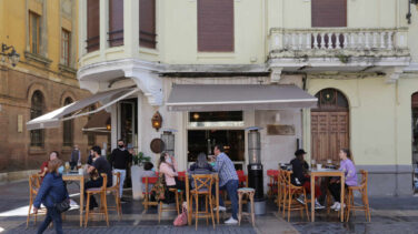 Cataluña estudia cerrar todos los bares y restaurantes hasta noviembre