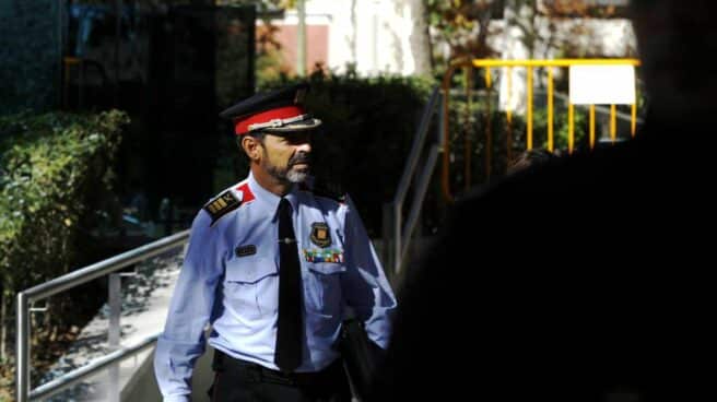 Josep Lluís Trapero, saliendo de declarar de la Audiencia Nacional durante la fase de instrucción.