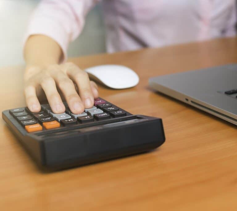 Qué hacer para seguir cobrando una prestación mientras trabajo a la vez como autónomo