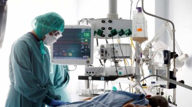 España suma 8.186 nuevos casos y la incidencia cae por debajo de 200