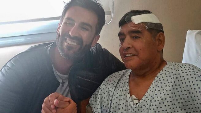 Leopoldo Luque y Maradona, en una foto publicada en Instagram por el médico.