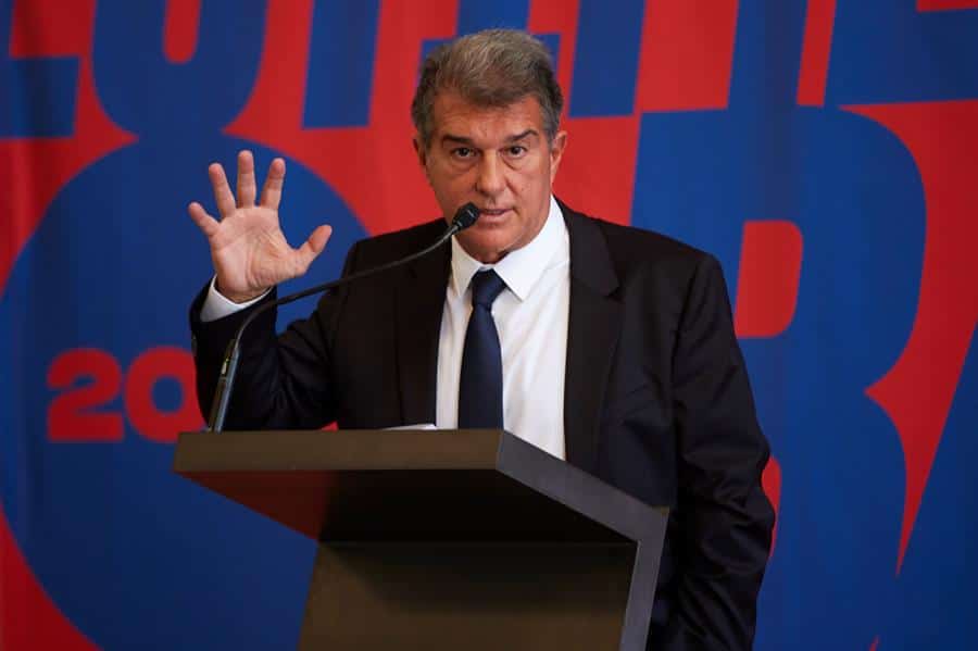 La política vuelve al Barça con Laporta