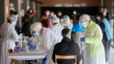 Sanidad registra 10.853 casos y 294 nuevas muertes