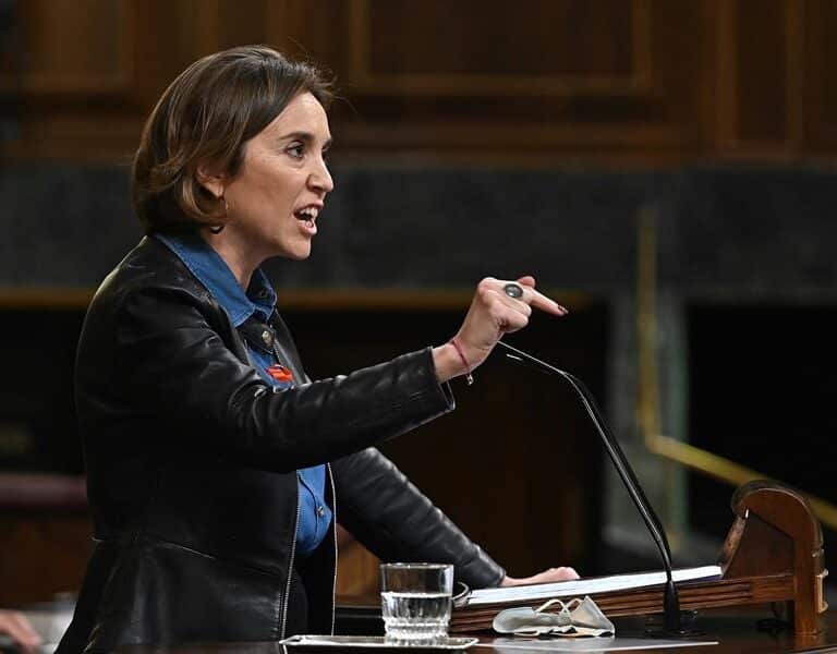 Vox intenta humillar a Gamarra (PP) y ésta les acusa de "prepotencia" y "machismo"