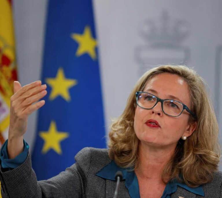 Calviño replica a Pablo Iglesias que "España es una democracia plena"