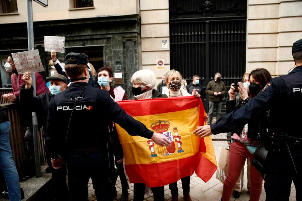 Protestas contra Pedro Sánchez en Pamplona.