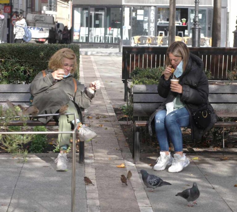 Coronavirus en Asturias: Salud rechaza abrir los bares hasta las 23.00 horas