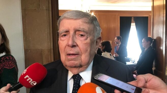 Anson Luis María Anson.