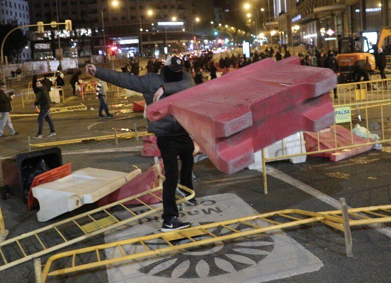 El juez deja en libertad a los 25 detenidos en los disturbios de Madrid