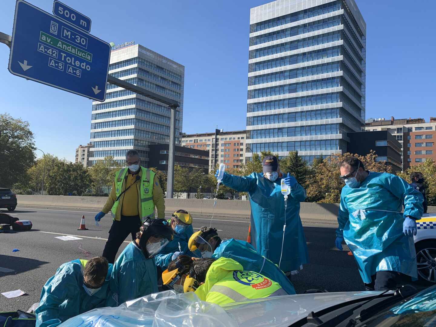 Vídeo: Fallece un motorista de 40 años tras chocar con un vehículo en la M-30