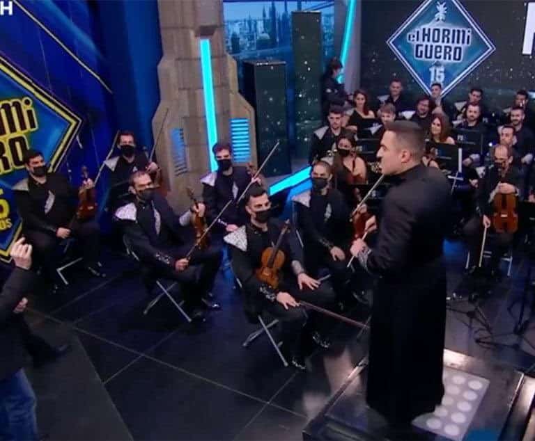 Polémica en 'El hormiguero' por juntar a 45 músicos sin distancia ni mascarillas
