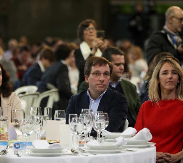 El PP se vuelca en Cataluña para frenar a Vox: movilizará a todos sus "pesos pesados"