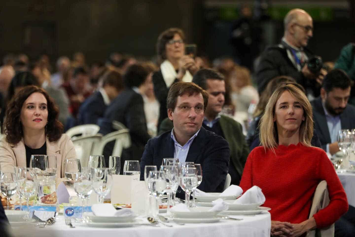 El PP se vuelca en Cataluña para frenar a Vox: movilizará a todos sus "pesos pesados"