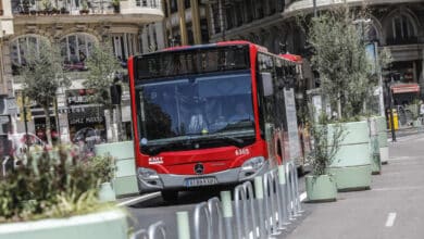 Muere una mujer atropellada por un turismo mientras corría para coger al autobús