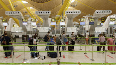 España mantendrá los vuelos con el Reino Unido y evita seguir la línea de Alemania, Francia e Italia