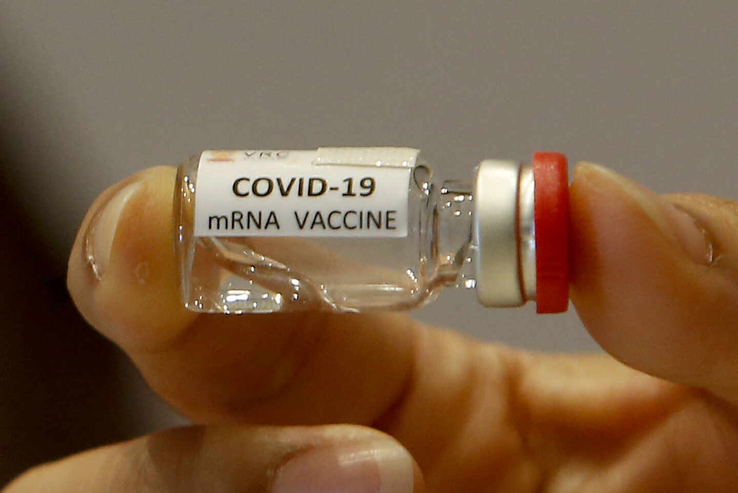 Pfizer asegura que su vacuna tiene un 94% de efectividad en población de alto riesgo