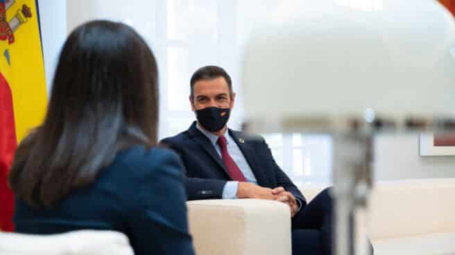 El presidente del Gobierno, Pedro Sánchez; y la presidenta de Ciudadanos, Inés Arrimadas, en una imagen de archivo.