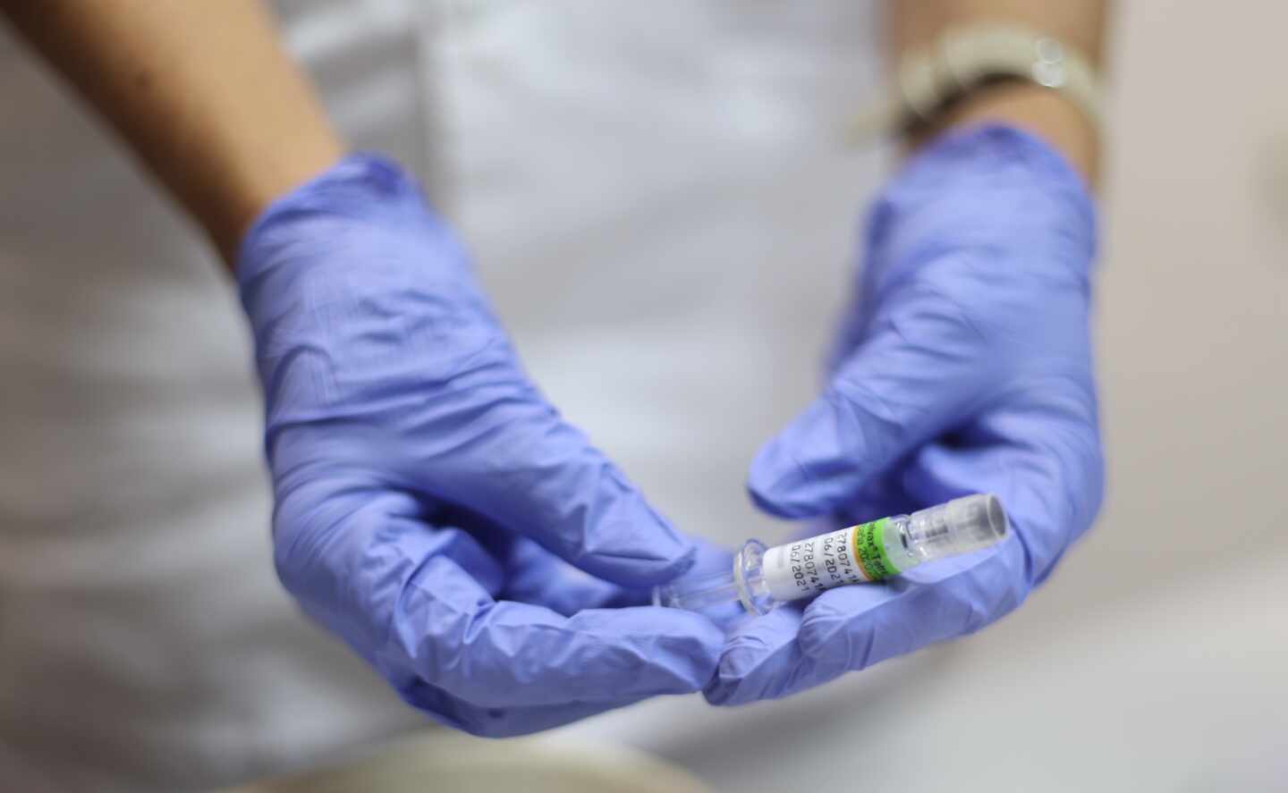 Illa calcula que se podrá inmunizar a 10 millones de españoles con la vacuna de Pfizer