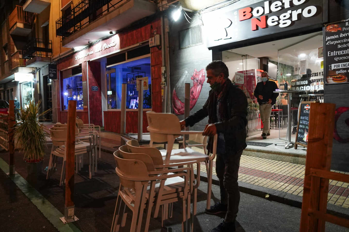 Burgos limita las reuniones a 3 personas