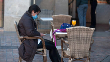 Mascarilla en casa al recibir visitas, el último consejo de la OMS